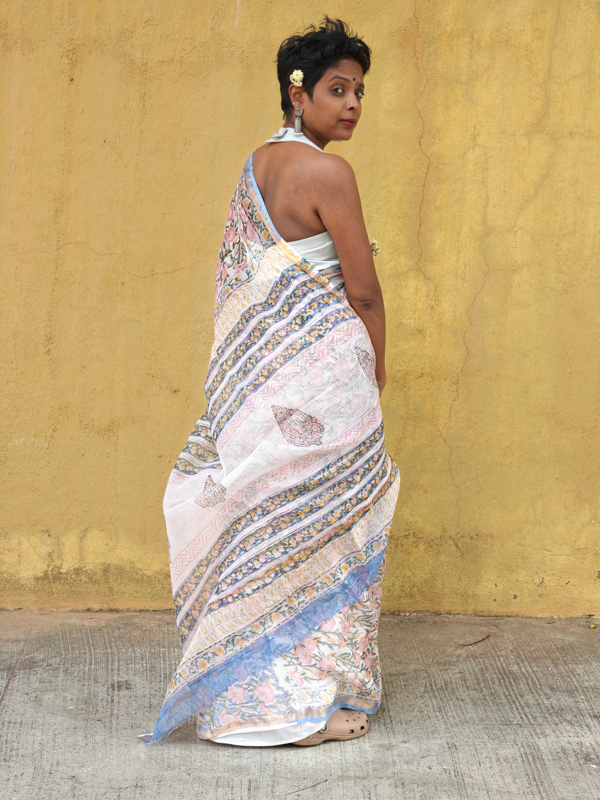 Nila light blue border